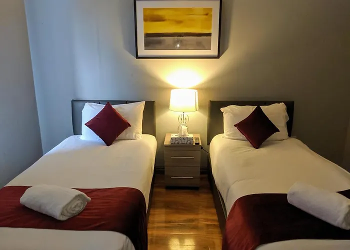 Alexandra Contractor House - Free Parking For Large Vans, Free Wifi & Netflix By Firoz Property Management