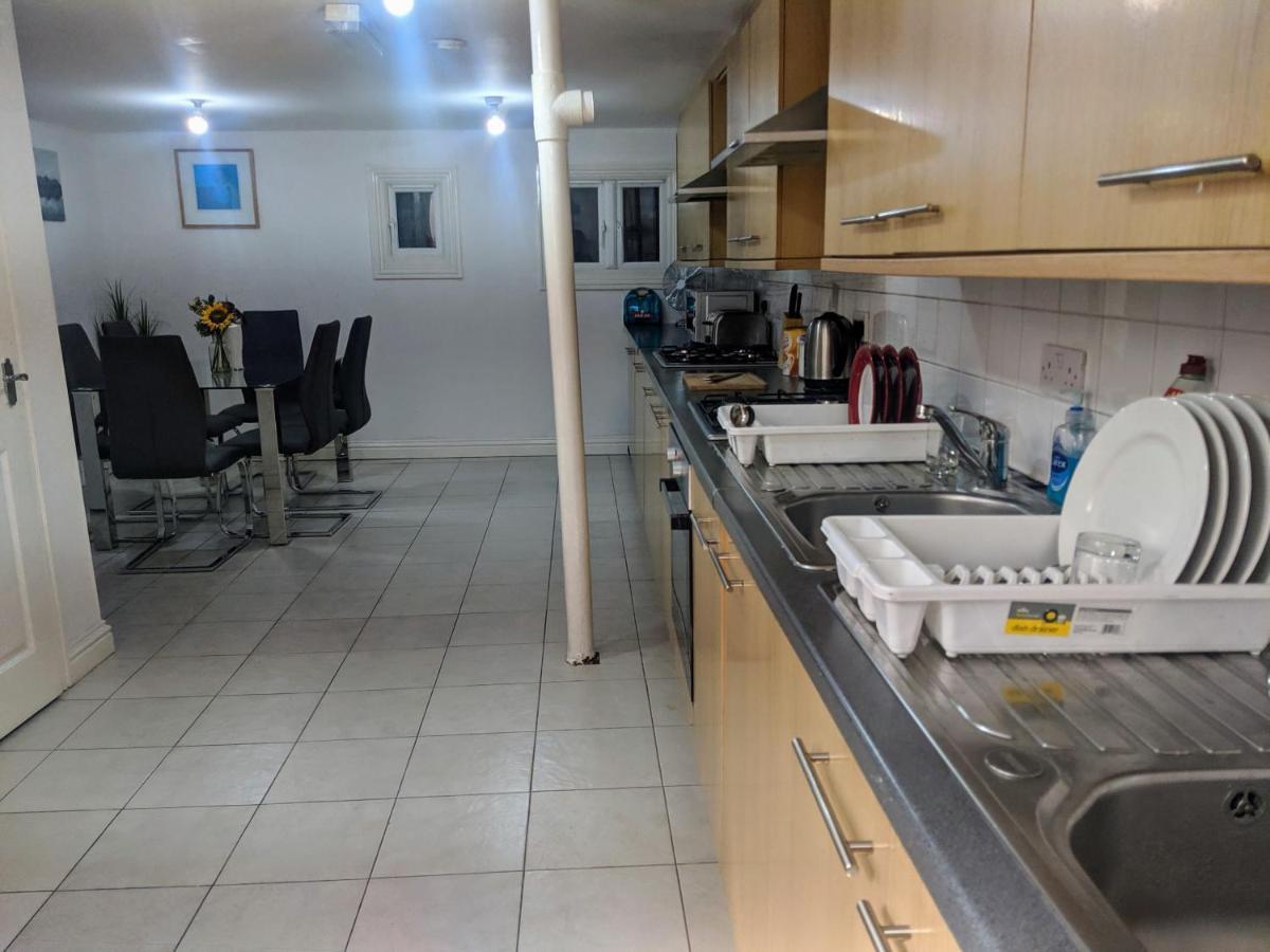 Alexandra Contractor House - Free Parking For Large Vans, Free Wifi & Netflix By Firoz Property Management Gasthuis