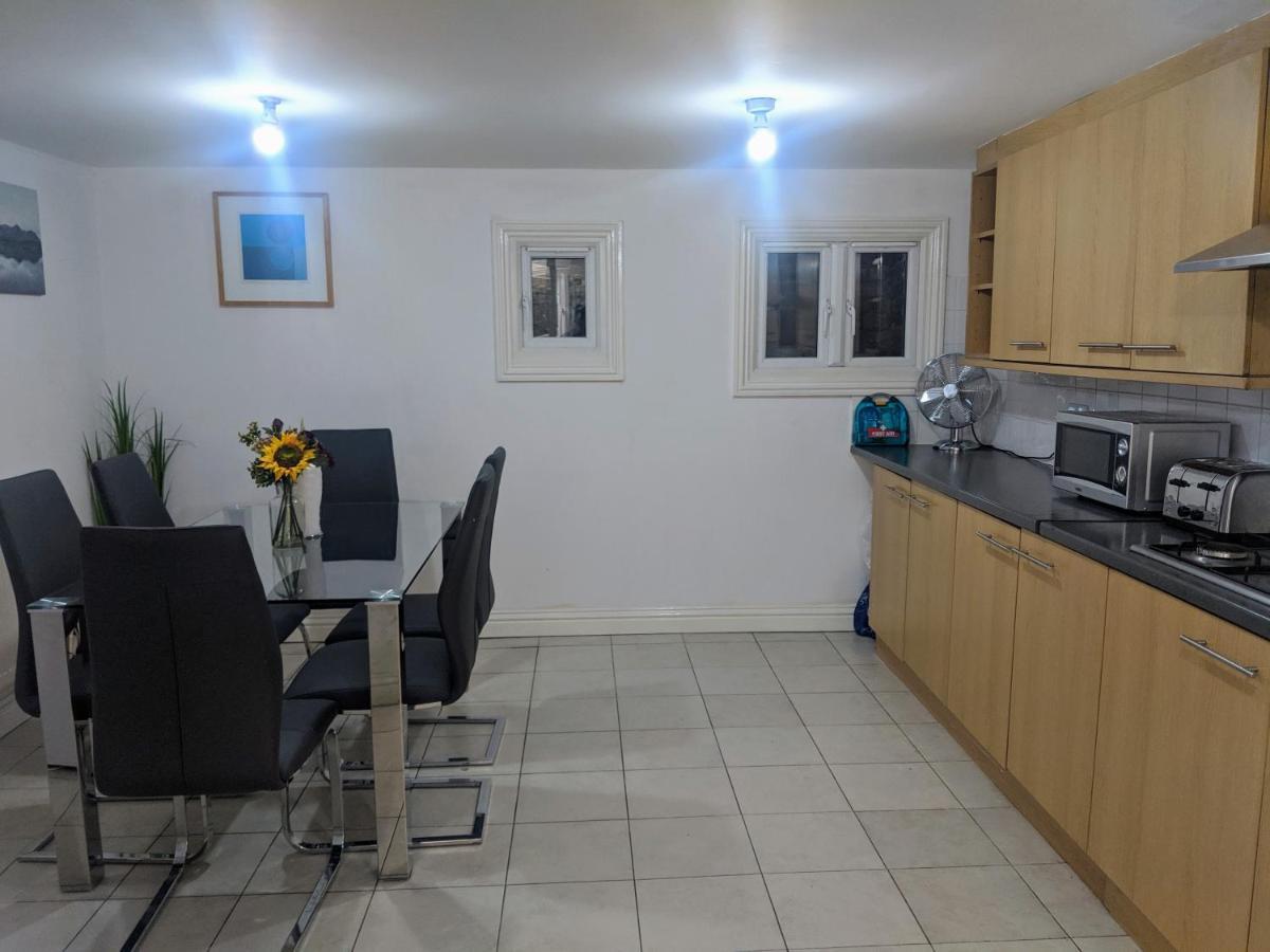 Gasthuis Alexandra Contractor House - Free Parking For Large Vans, Free Wifi & Netflix By Firoz Property Management 2*