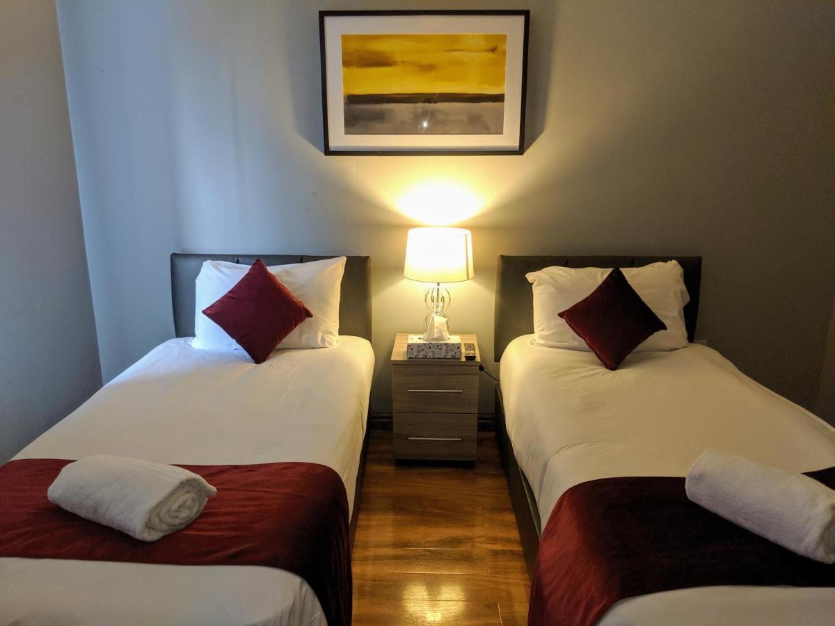 Alexandra Contractor House - Free Parking For Large Vans, Free Wifi & Netflix By Firoz Property Management Maison d'hôtes