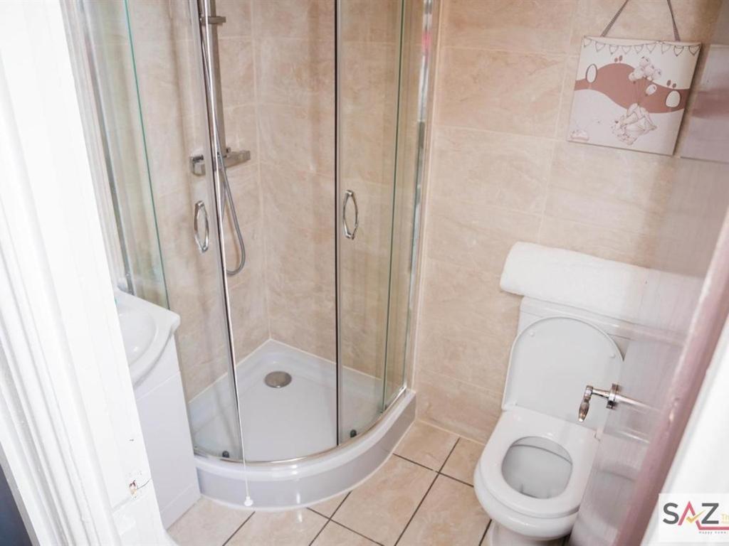 Maison d'hôtes Alexandra Contractor House - Free Parking For Large Vans, Free Wifi & Netflix By Firoz Property Management Aldershot